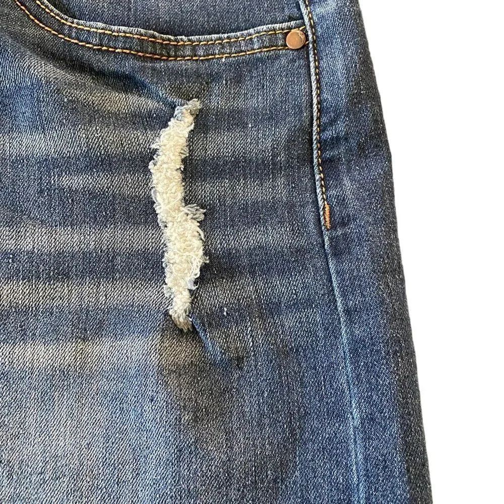 Dollhouse distressed mini jean skirt size 11 - Picture 3 of 8